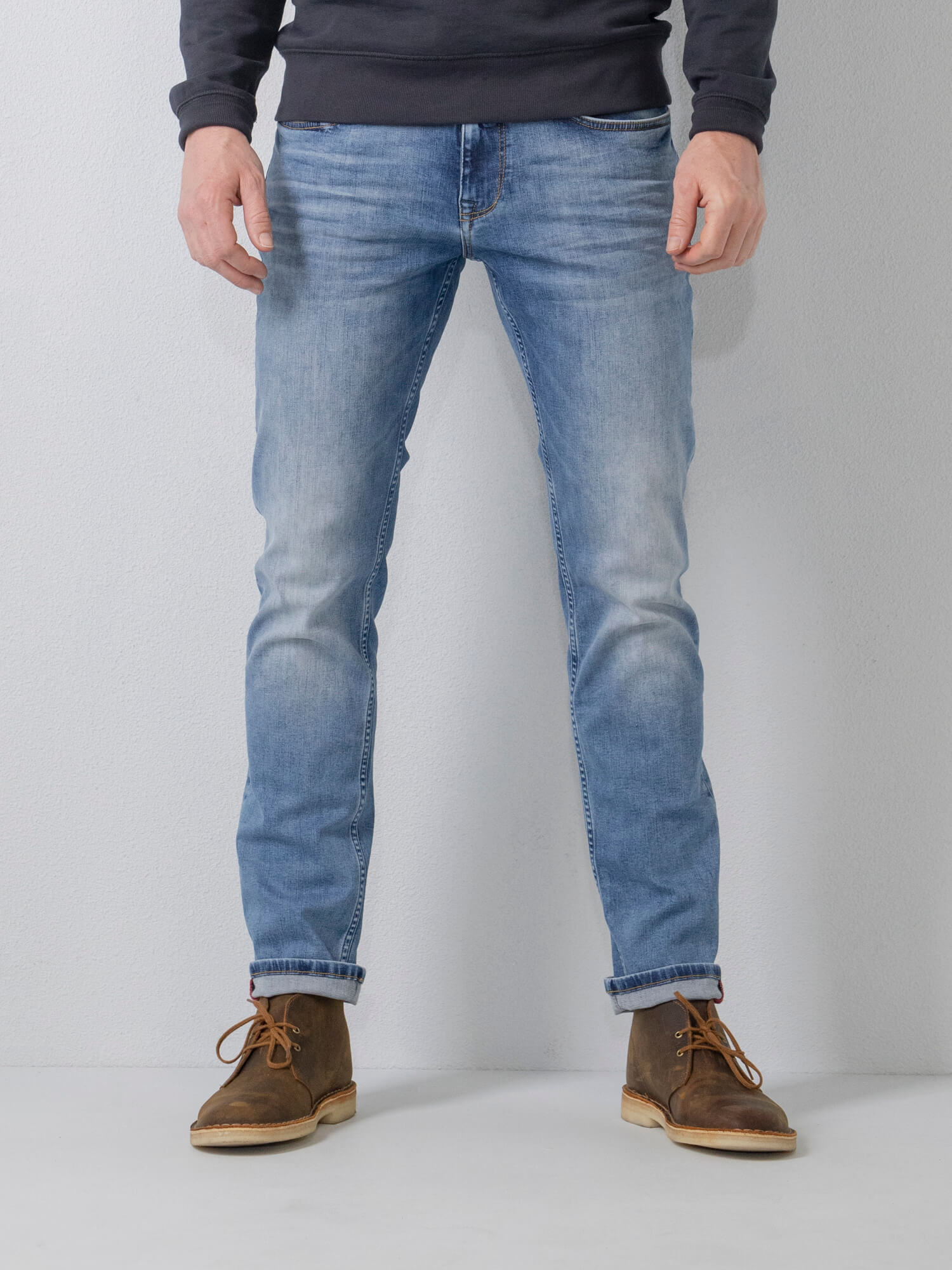 Petrol-Indus_NOOS-NOOS_5701_RUSSEL-jpg