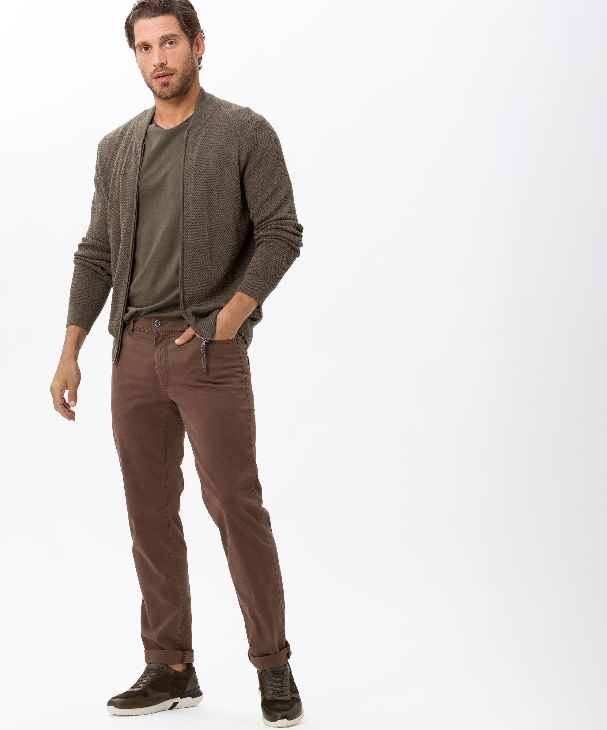 BRAX_221_54_853504_7864120_3