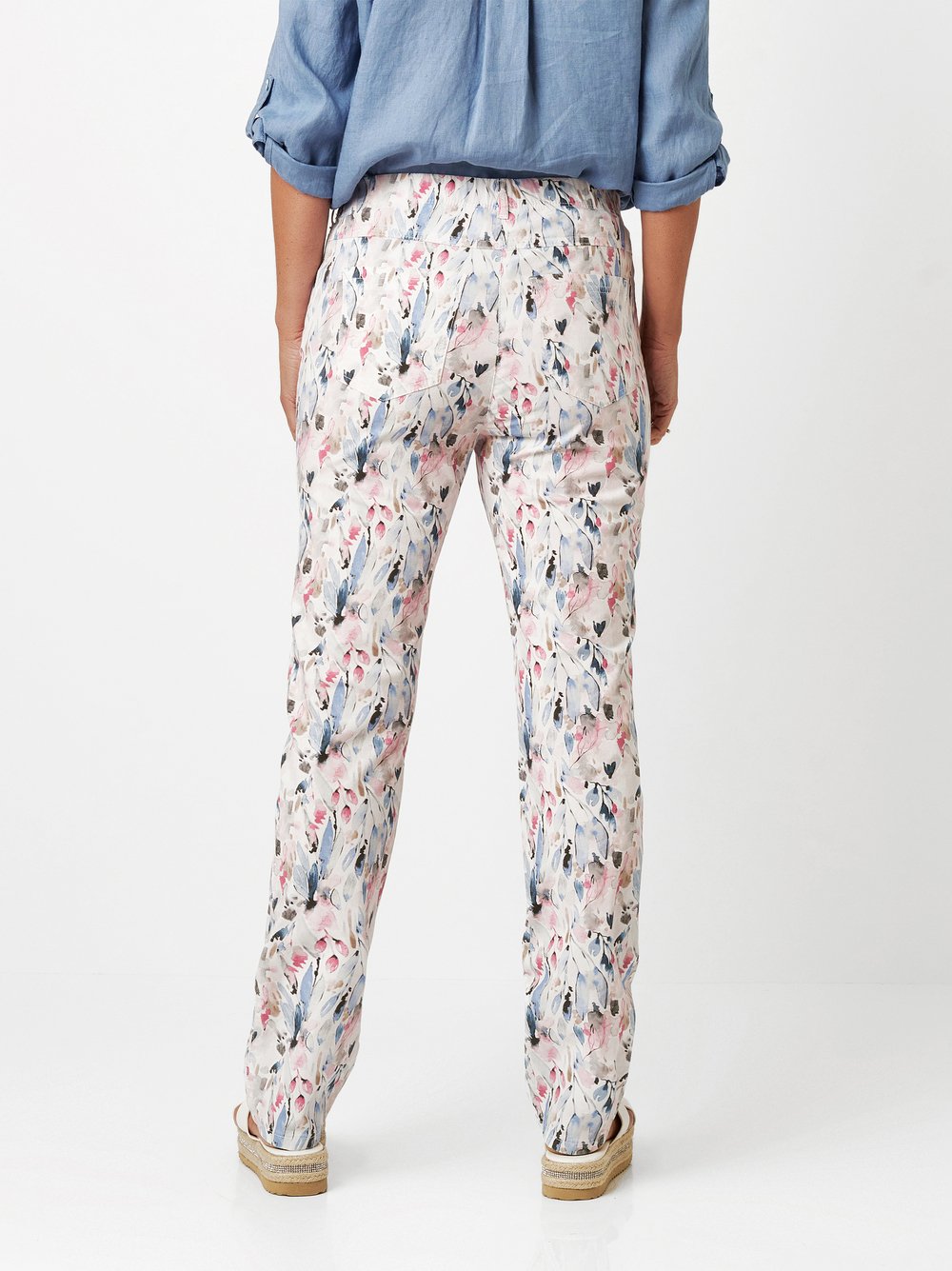 Relaxed_FS25-NOS_530_25-042840-11_3-jpg