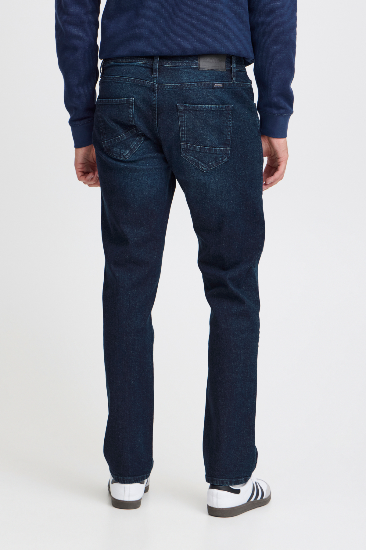 20717301_200292_550-jpg