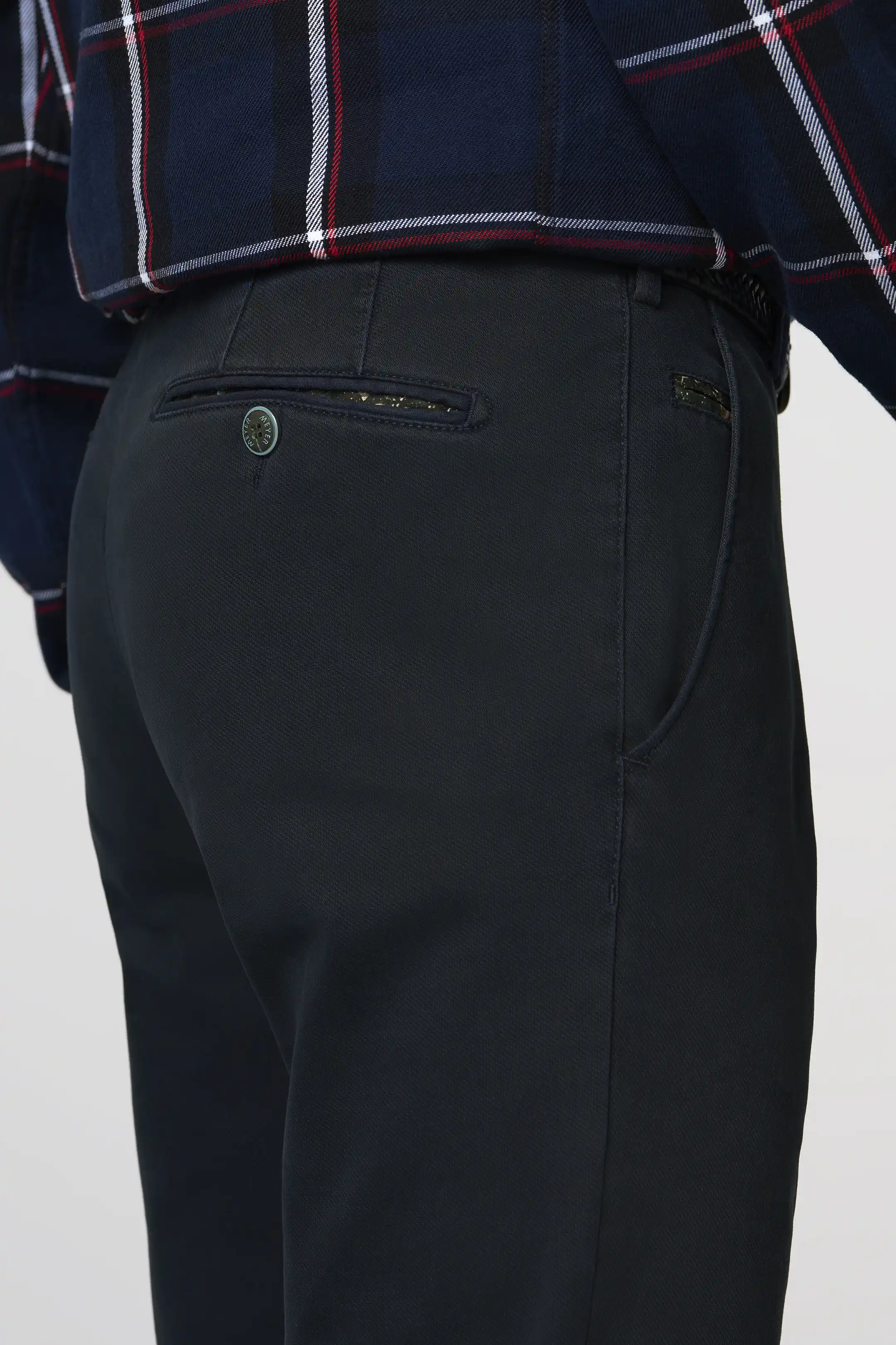 e39ffb74fcc45503767d1035b6200b5a8_18_09_24_4_MH_AW24_bonn_5613_17_detail_14-webp