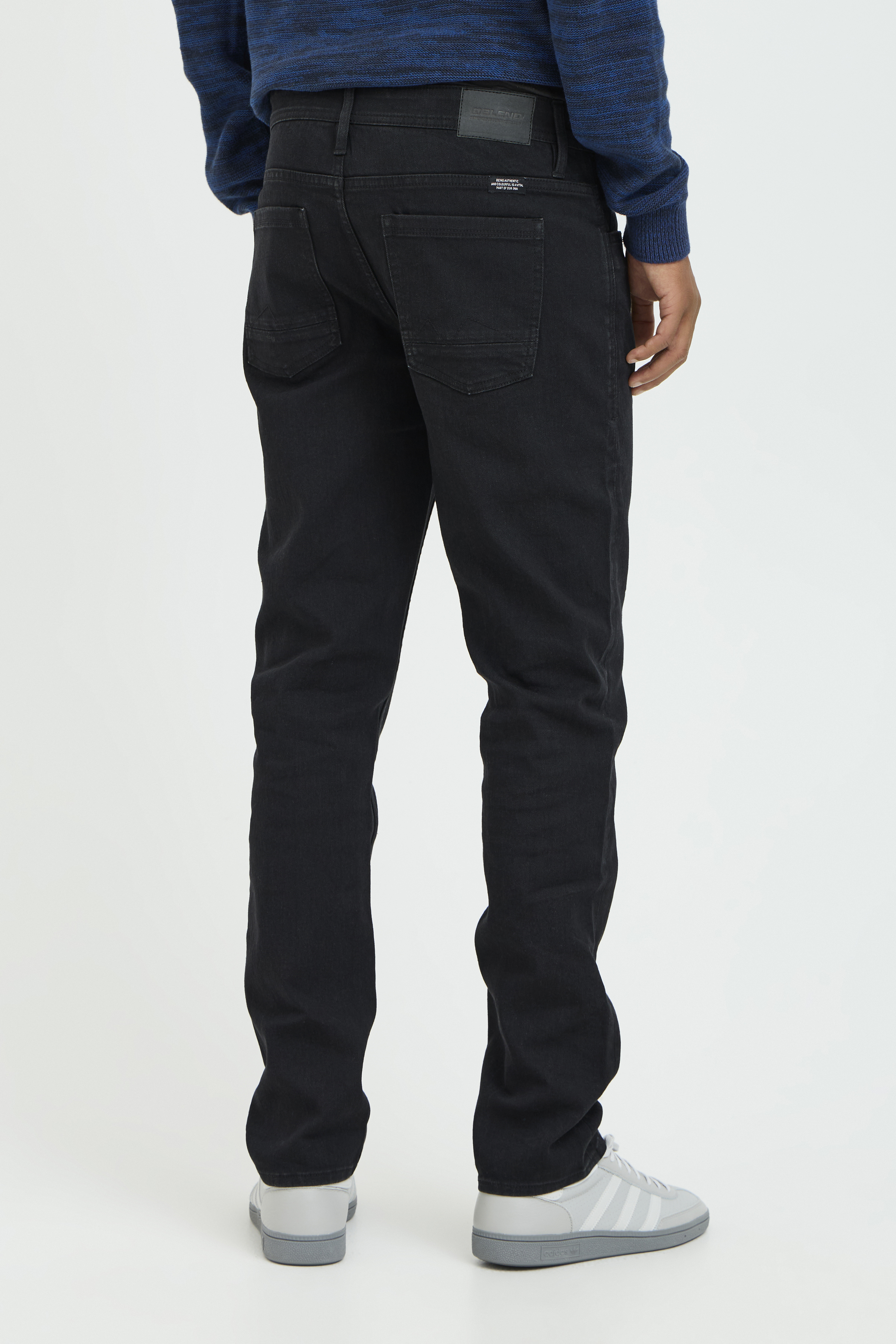 20715000_200297_550-jpg