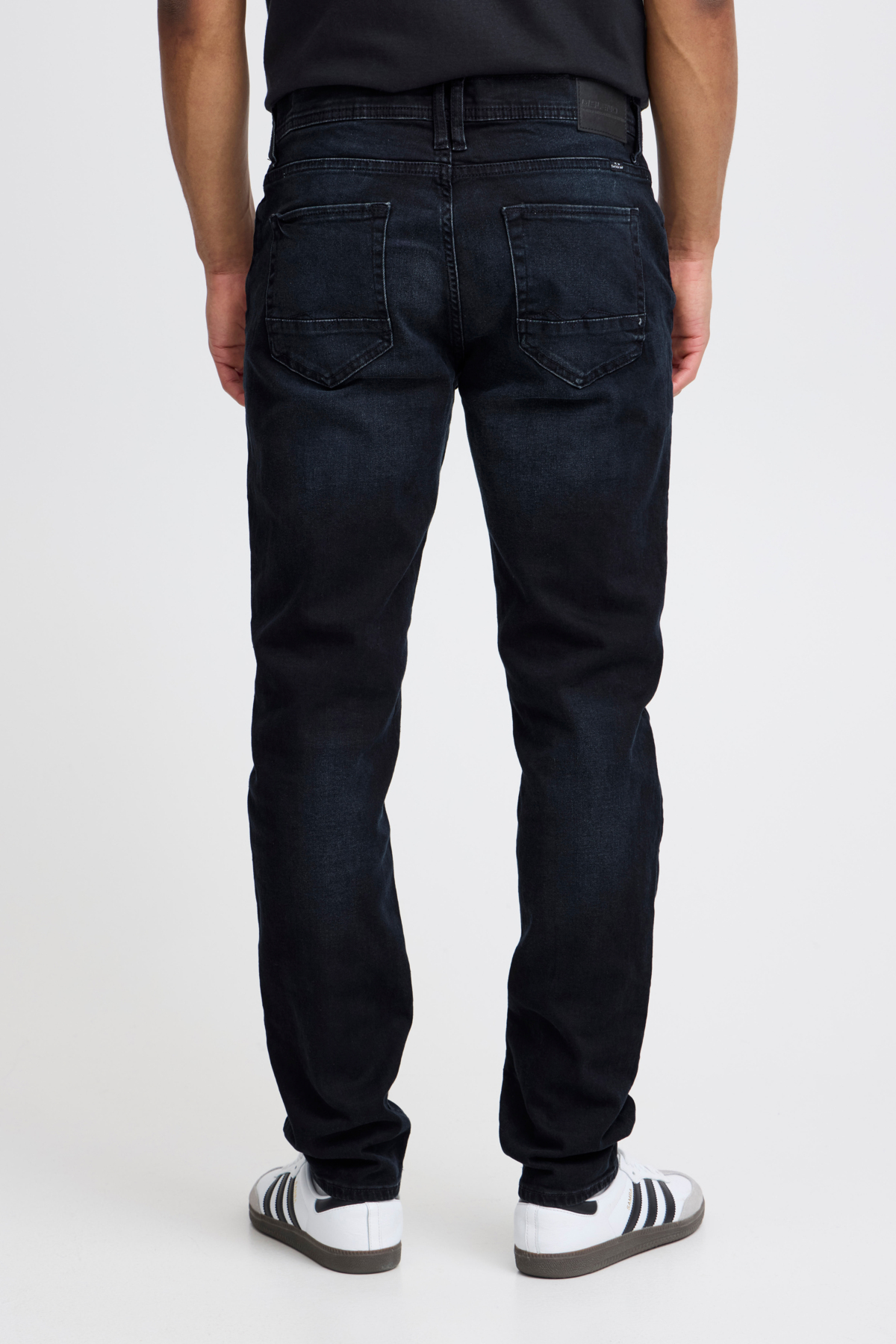 20713302_200298_550-jpg