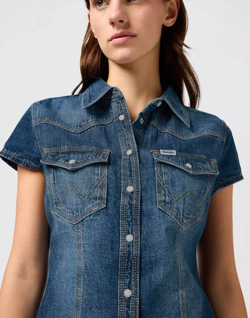 imgi_17_koszula-wrangler-shrunken-shirt-112362604-crazy-indigo-jpg