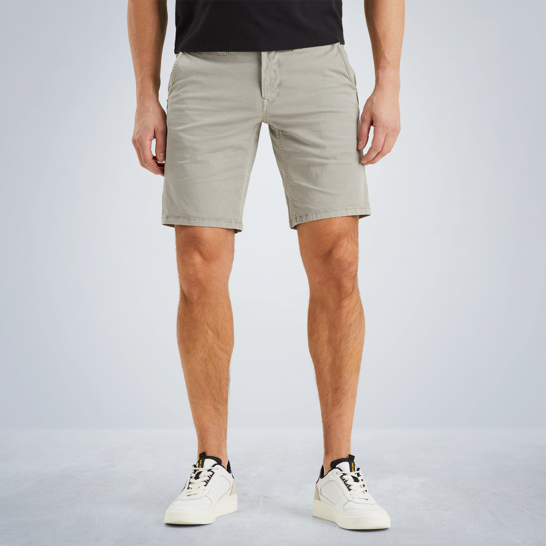 PSH2504663-9091_model_1-jpg PME LEGEND AMERICAN CLASSIC CHINO SHORTS grau PSH2504663-9091