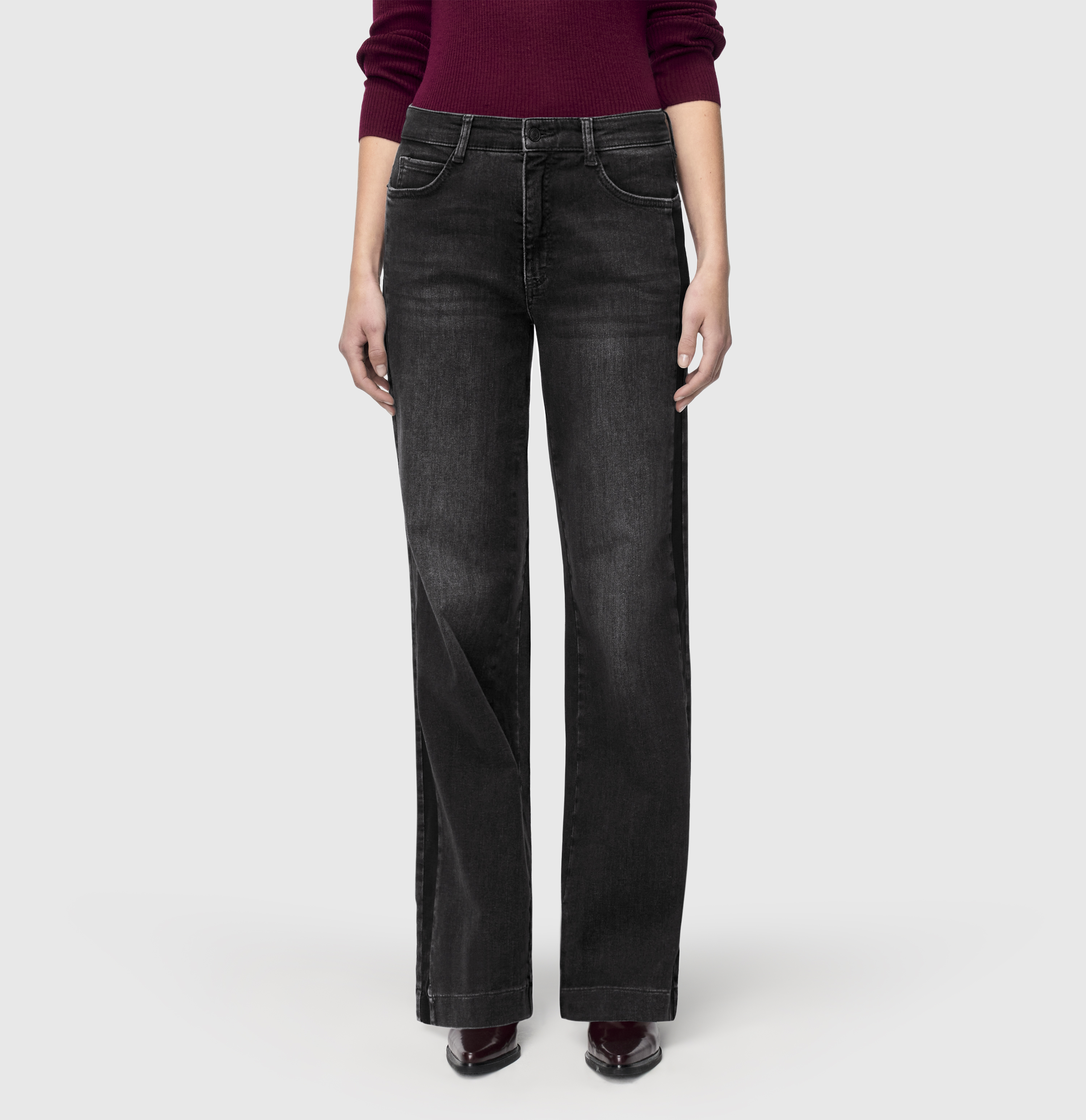 MAC_Early-Autumn-2025_D963_5285-90-0387L-D963_8-jpg