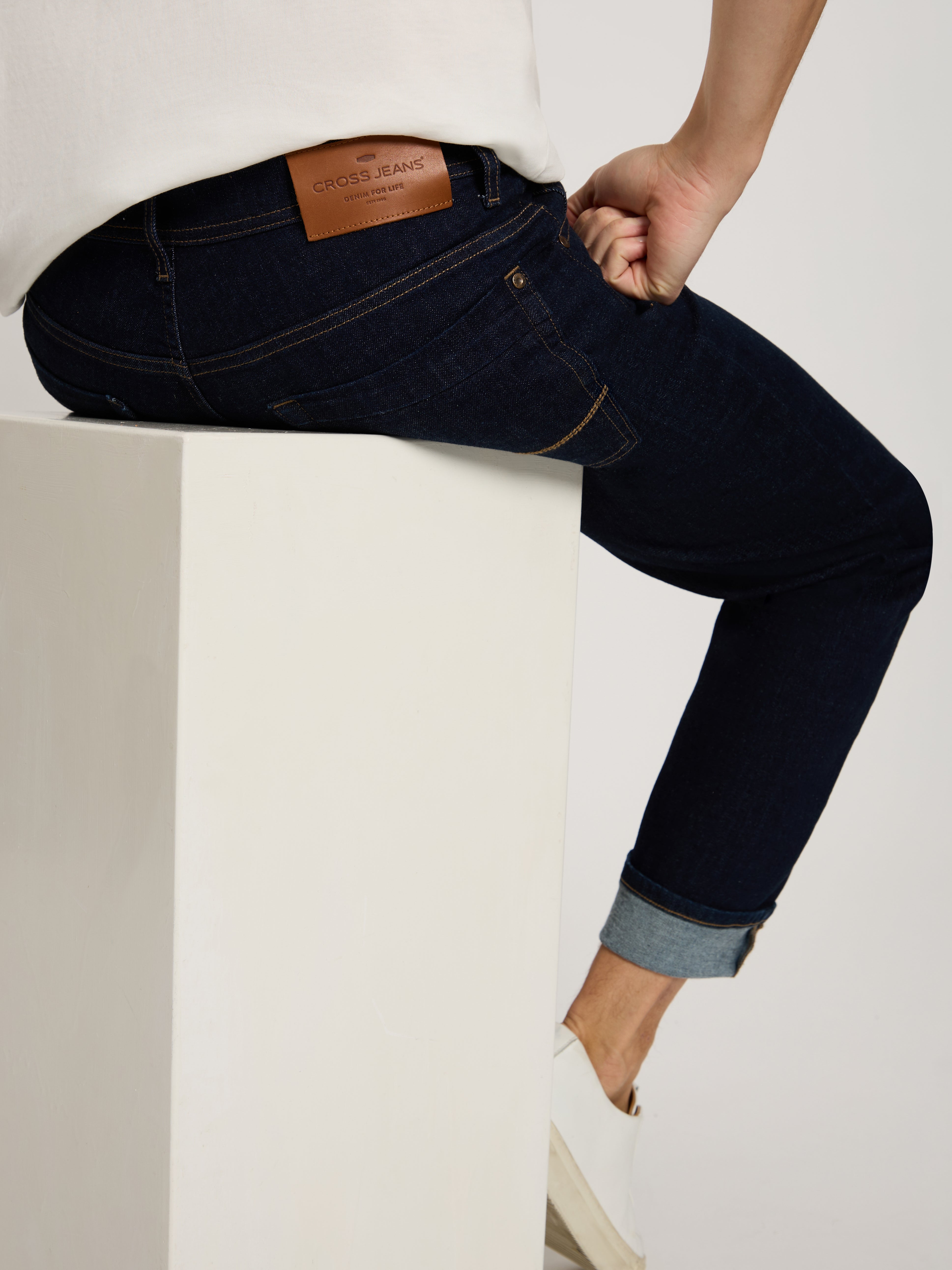 E_161_517_cross_jeans_null-5-jpg