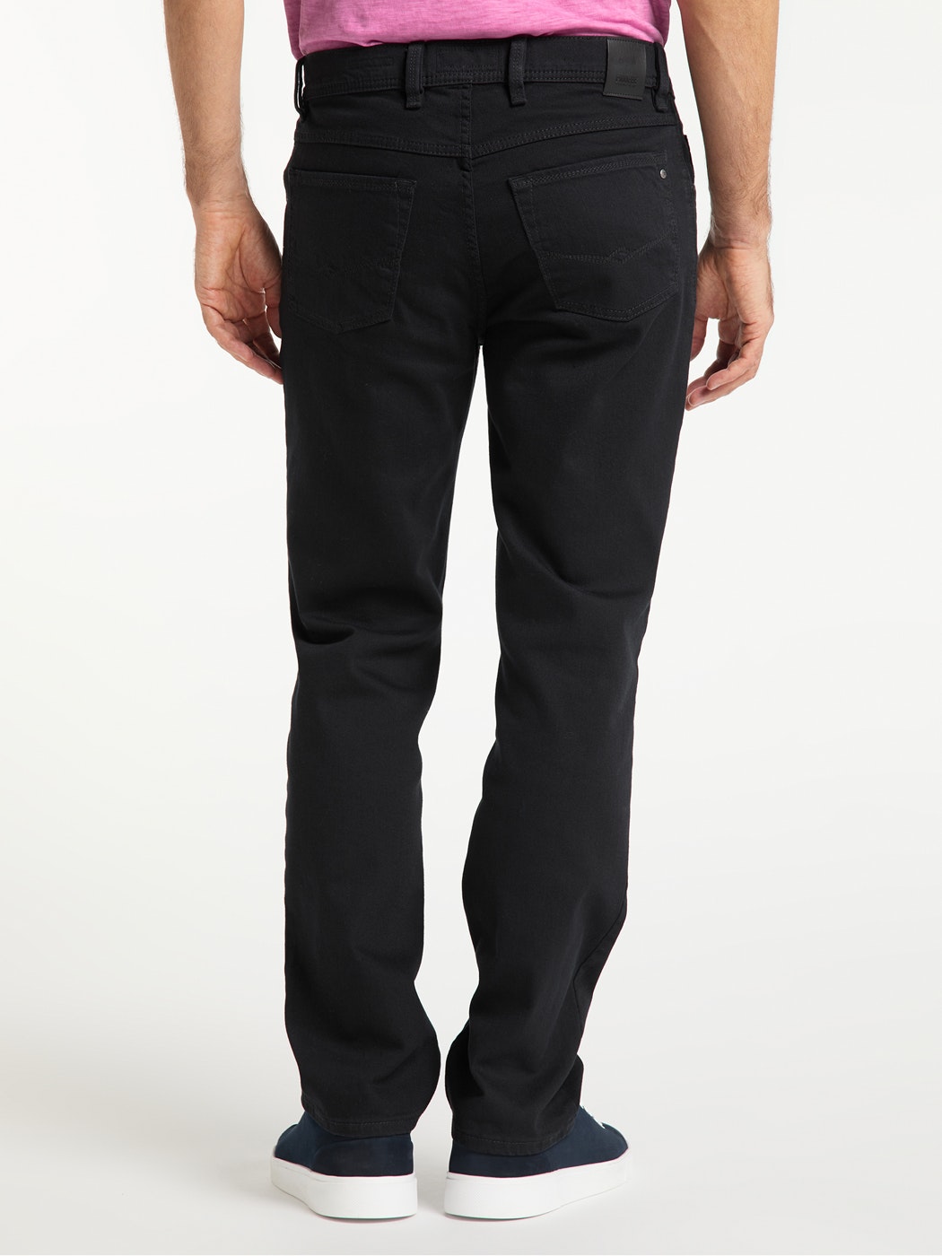 pioneer-peter-black-1600-9493-11-pi1600949311cSvgj9xWpEauk