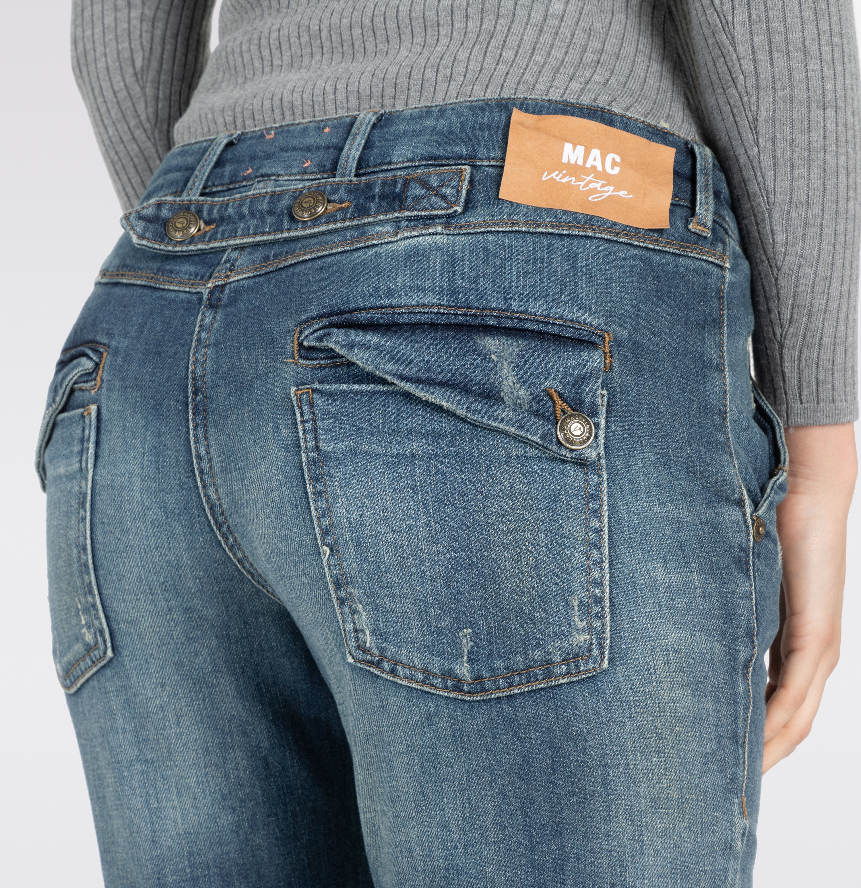 MAC_Early-Spring-2025_D613_2801-90-0333L-D613_11-jpg