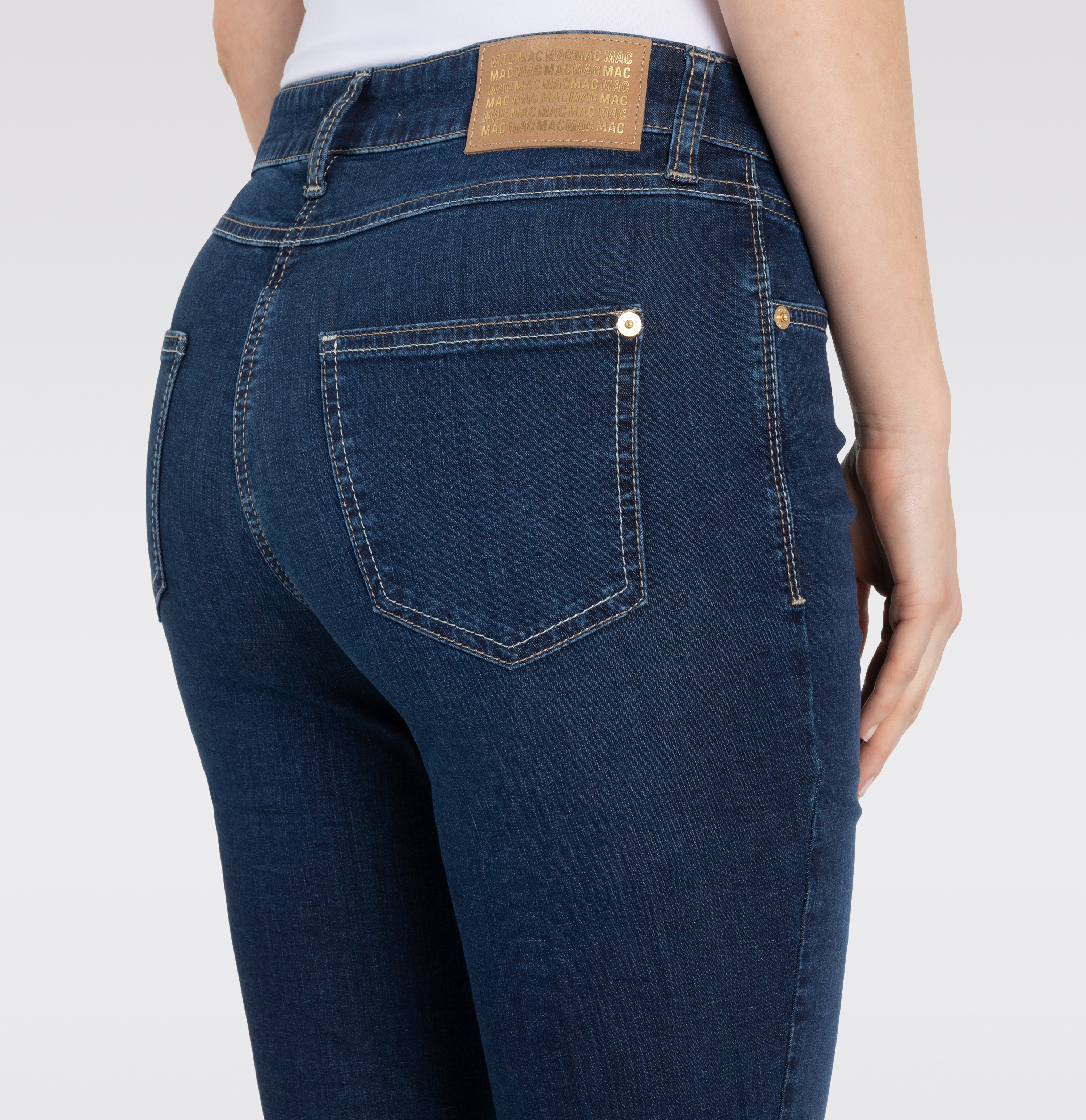 MAC_Spring-2025_D845_5045-90-0352-D845_4-jpg