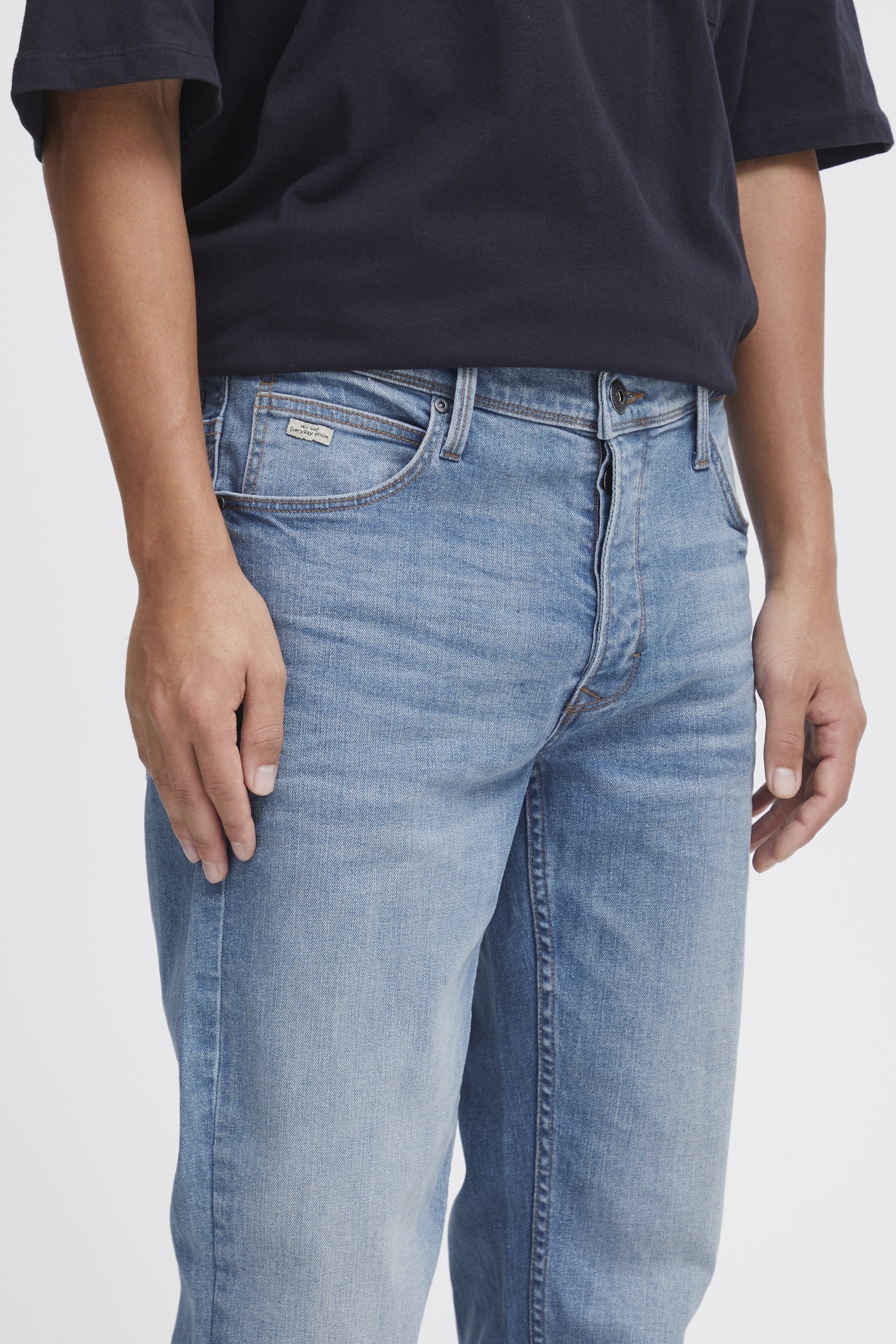 700069_76103_350-jpg