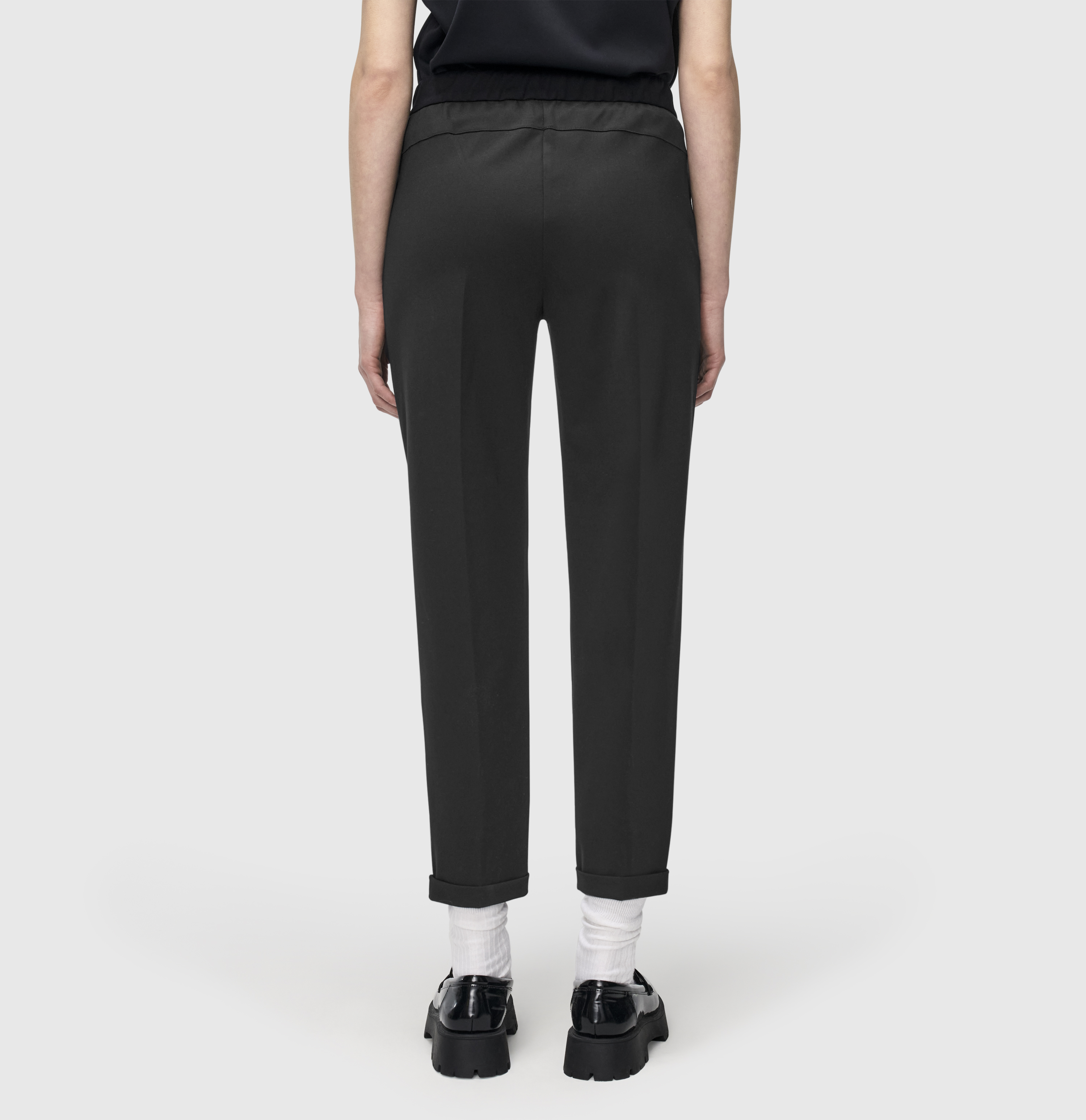 MAC_Early-Autumn-2025_090_4620-00-0107L-090_2-jpg