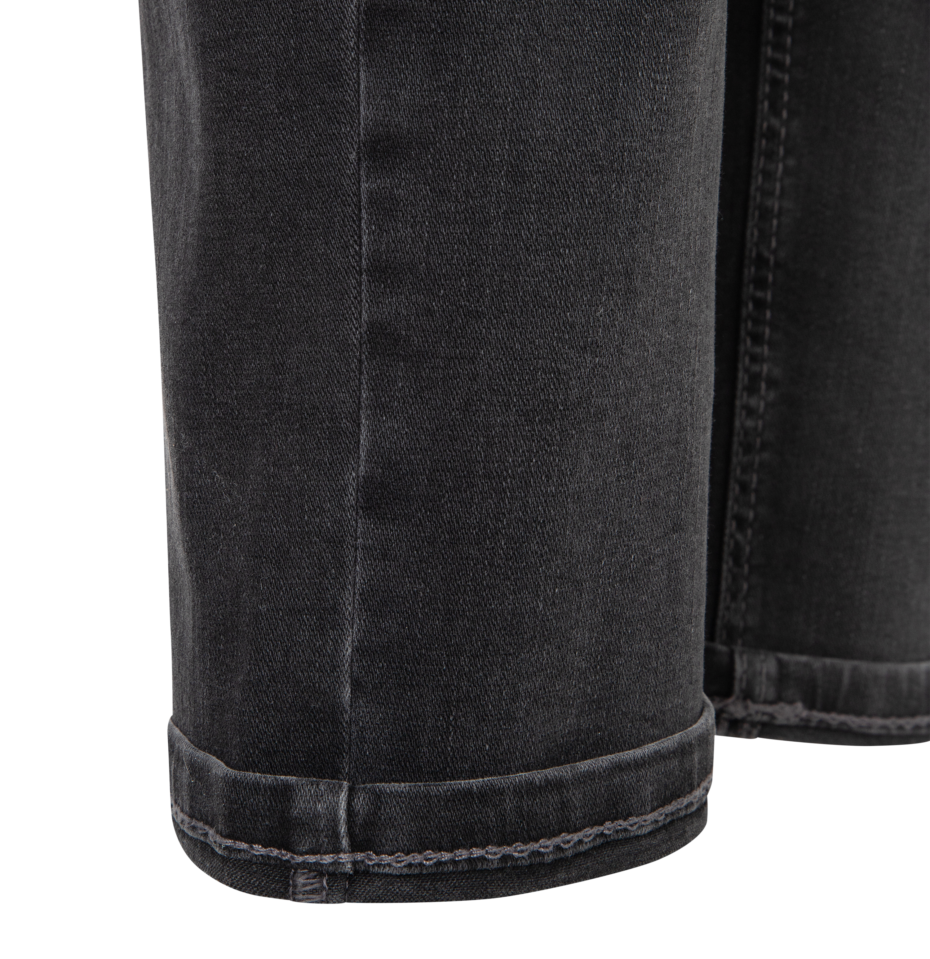 MAC_Early-Autumn-2025_D974_5481-90-0357L-D974_6-jpg