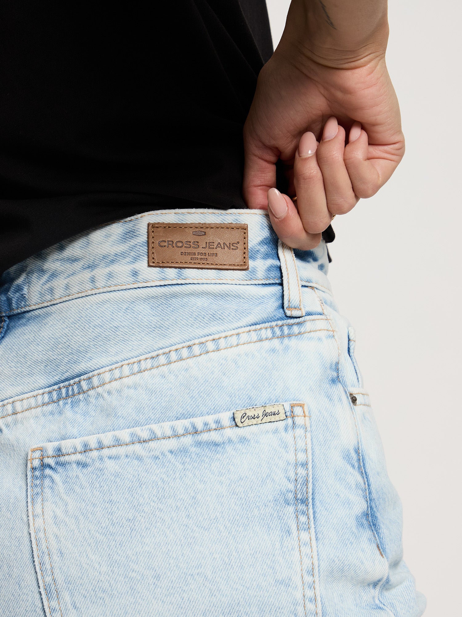 B_302_010_cross_jeans_null_5-jpg