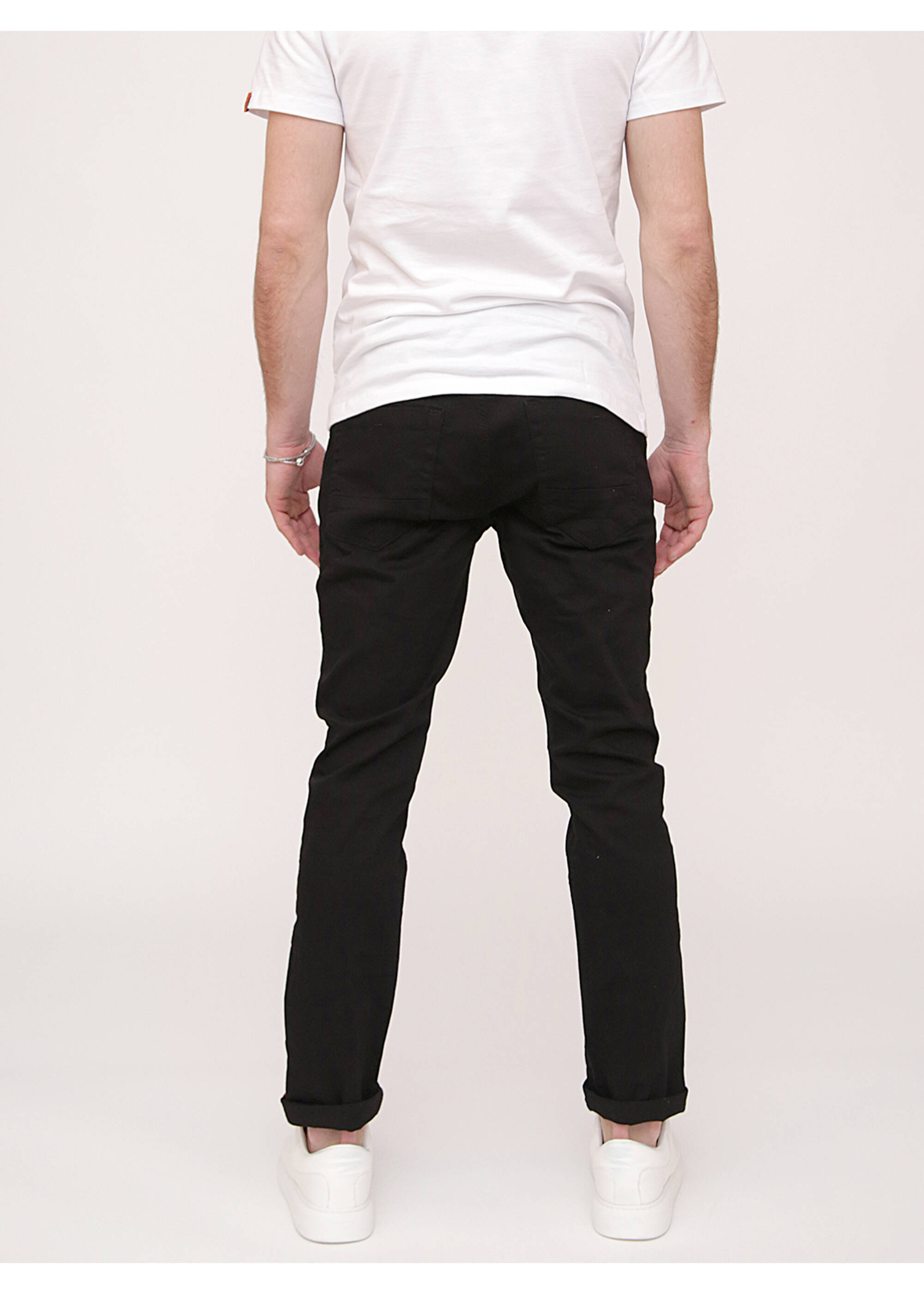 MOD-NOS-1003-895_10_2000x2800