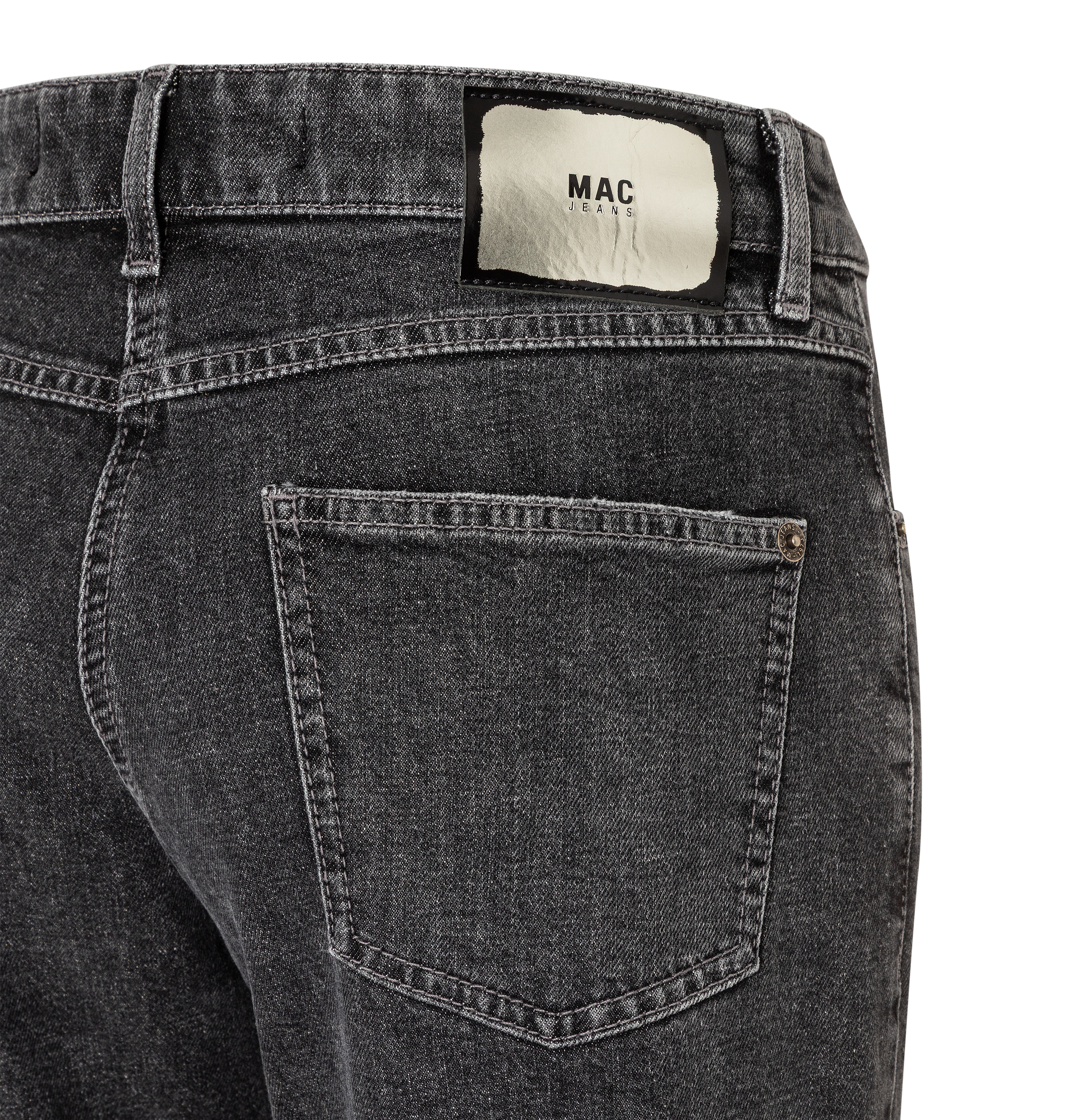 MAC_Early-Autumn-2025_D398_5818-90-0361L-D398_3-jpg