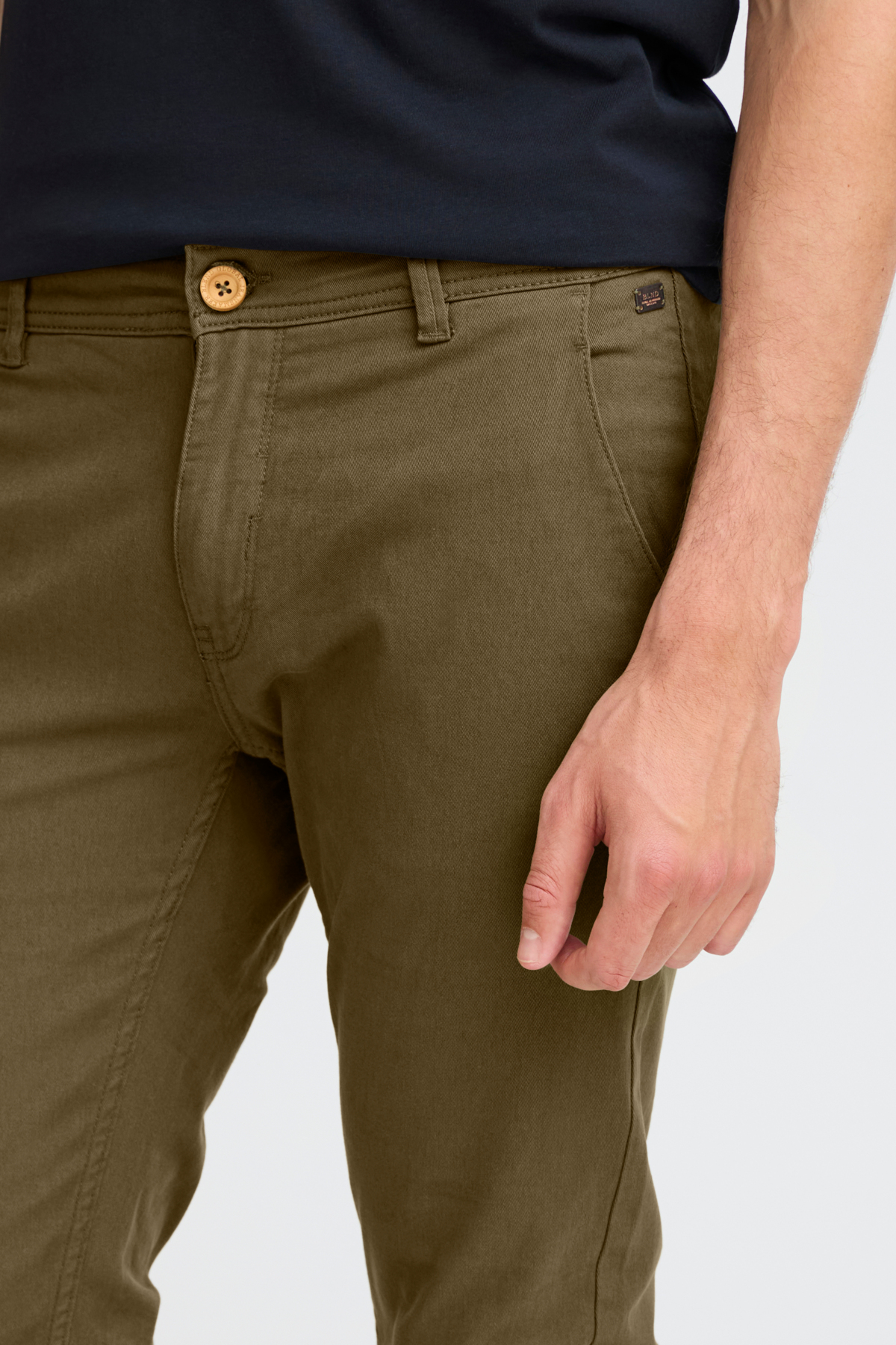 20703472_77233_350-jpg