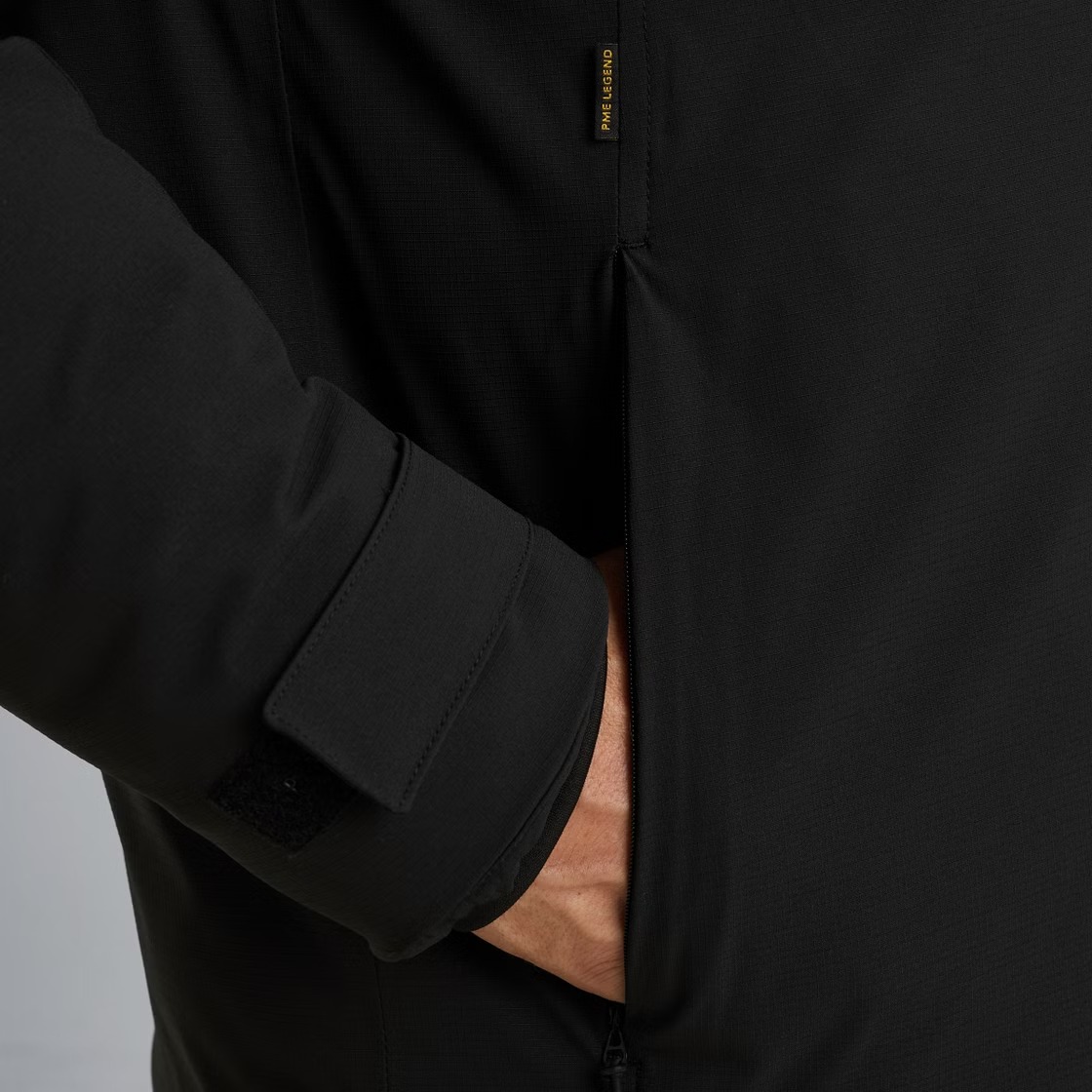 jb20vbWVkaWEvMTc1MjkyMDczOC9jYXRhbG9nL3Byb2R1Y3QvdXBsb2FkL1BKQTI1MDgxMTEtOTA2N19tb2RlbF82LmpwZw-jpeg