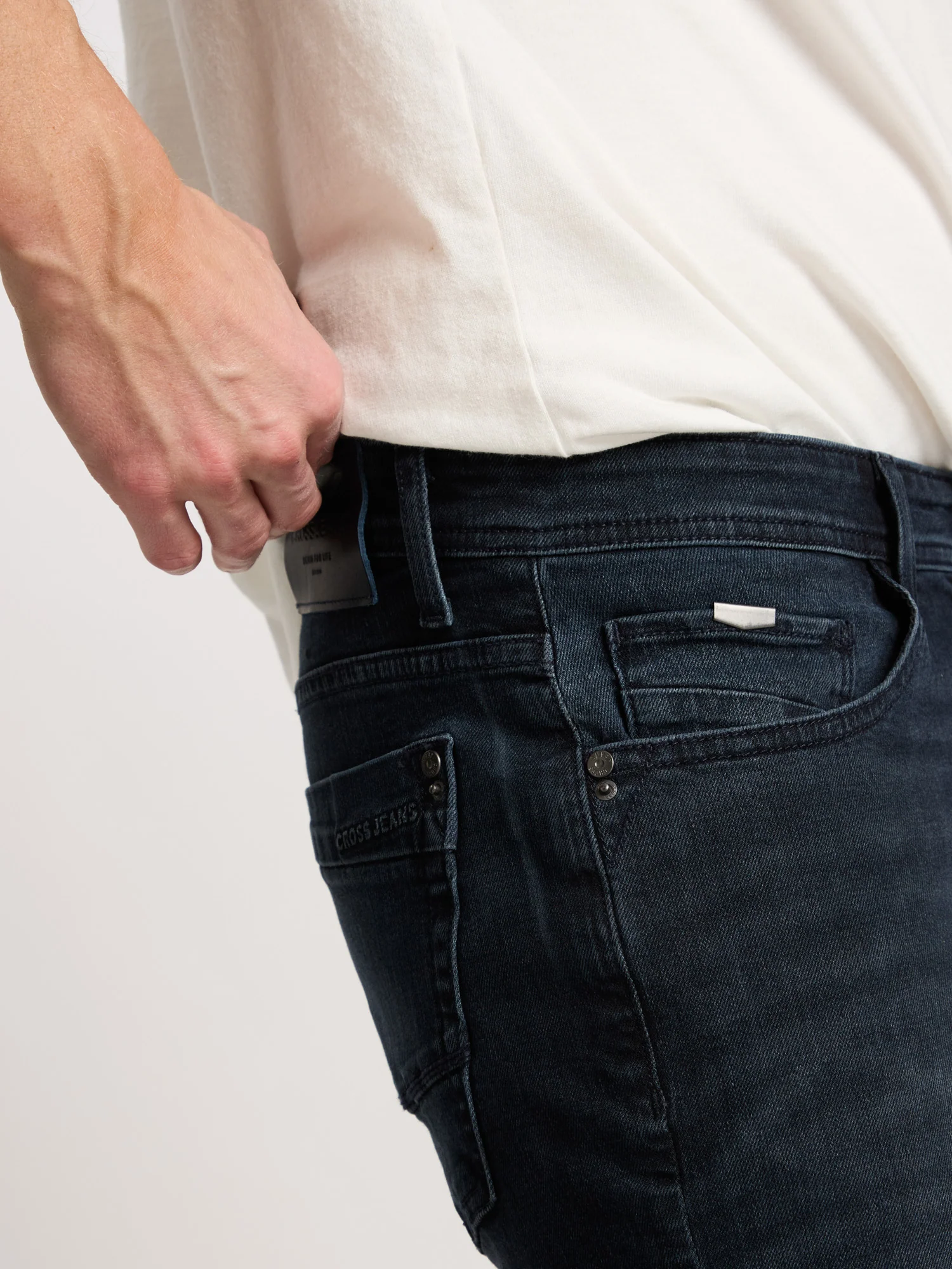 E_161_273_cross_jeans_null_5-webp