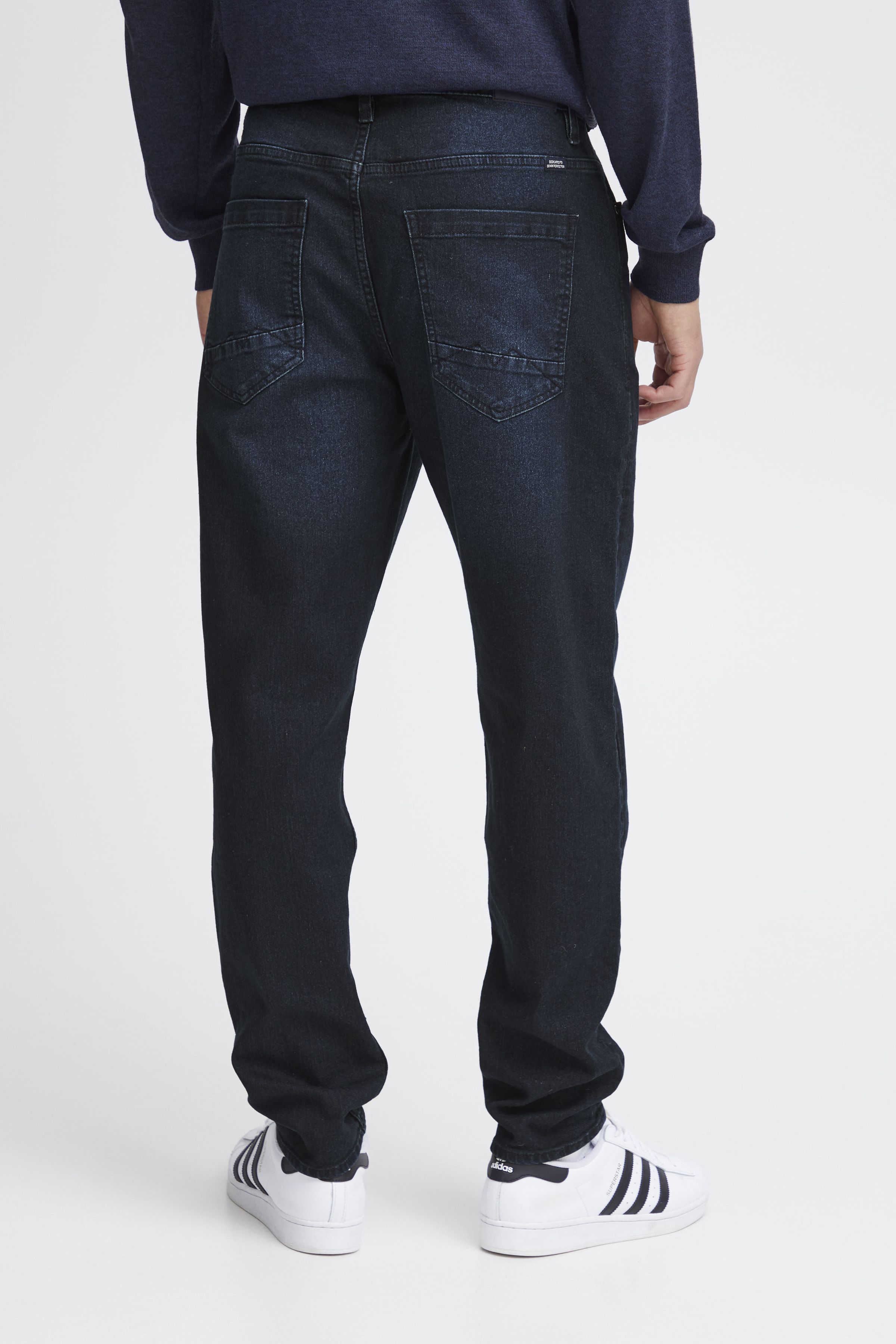 20717112_203280_550-jpg