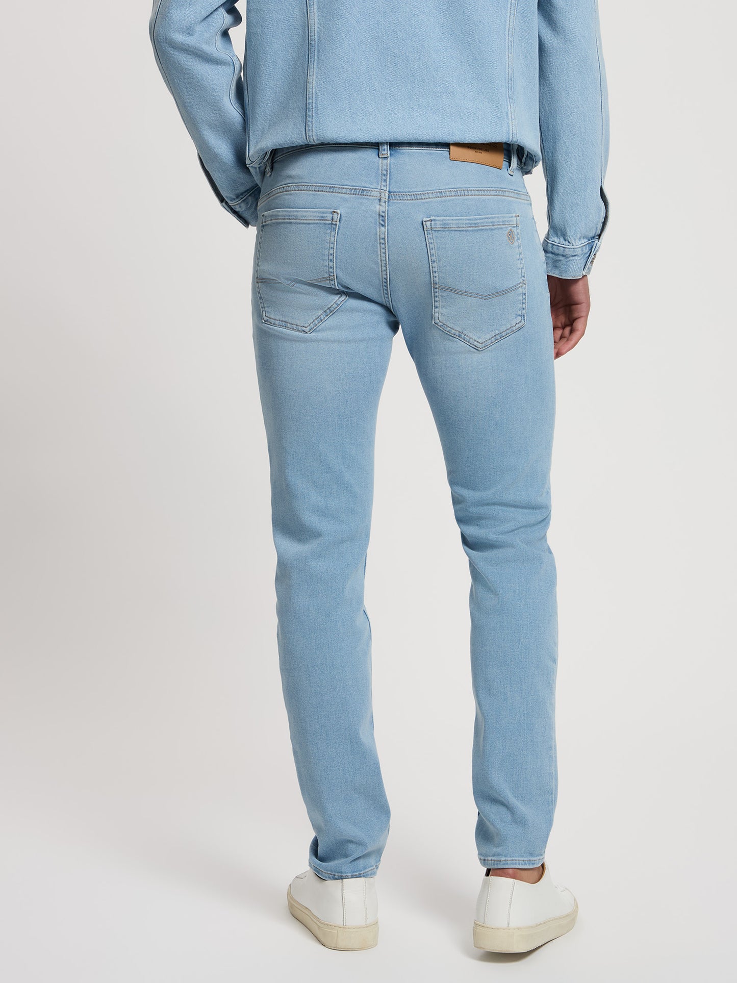 E_197_041_cross_jeans_null_2_1445x-jpg