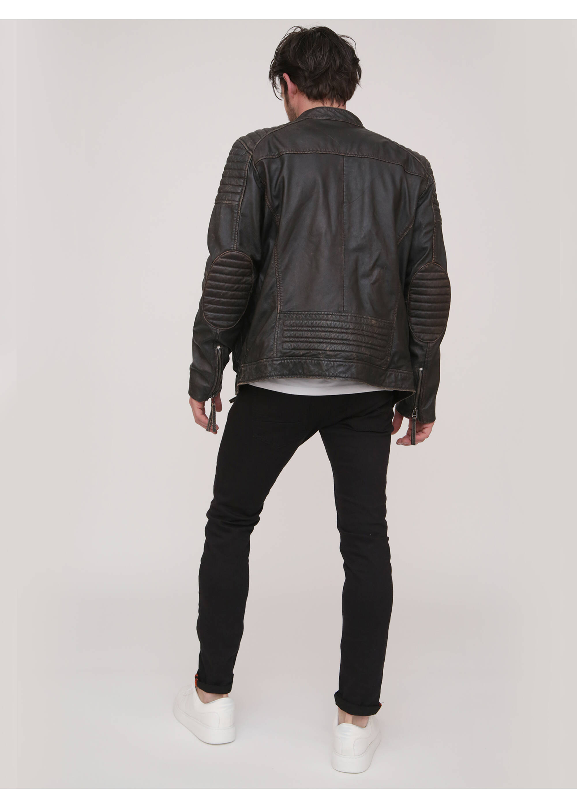 MOD-NOS-1005-895_50_2000x2800